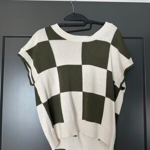 Moon & Madison Checkered Knit Sweater Vest - Olive/Cream (Size M, NWT)